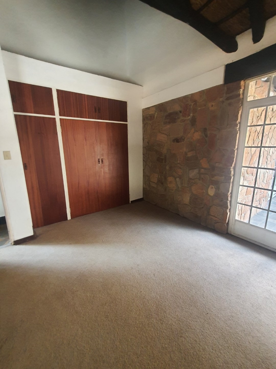 To Let 5 Bedroom Property for Rent in Zandfontein A H North West